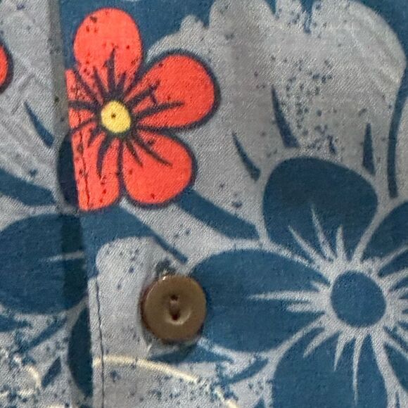 Disney Men's Floral Hawaiian button up Shirt Mickey Donald. &  Pluto - Picture 4 of 14